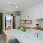 Apartment By The Sea Medici, Omis - 1047 *