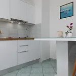 Apartment By The Sea Medici, Omis - 1047 Mimice