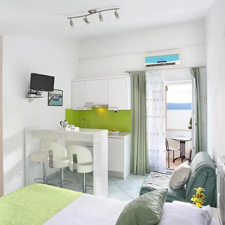 Apartments By The Sea Medici, Omis - 1047 * Mimice