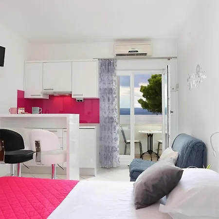 Apartments By The Sea Medici, Omis - 1047