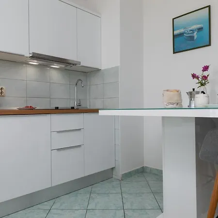 Apartman By The Sea Medici, Omis - 1047 Mimice