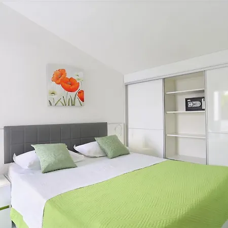Apartments By The Sea Medici, Omis - 1047 Apartment Mimice