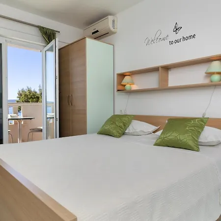 Apartments By The Sea Medici, Omis - 1047