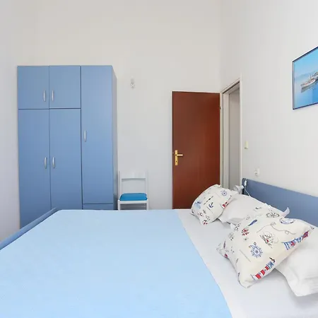 Apartments By The Sea Medici, Omis - 1047 *